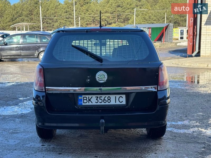 Универсал Opel Astra 2004 в Нетешине