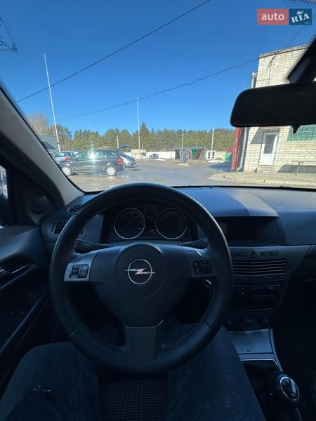 Универсал Opel Astra 2004 в Нетешине