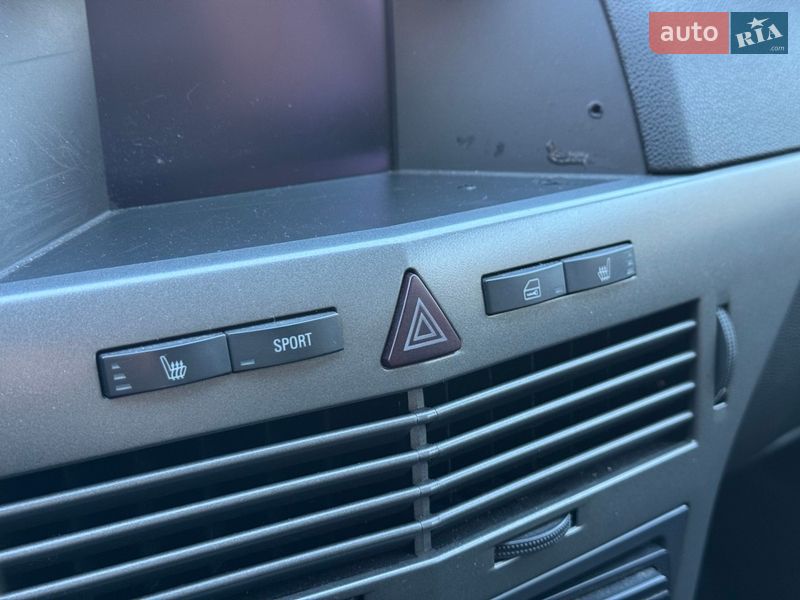 Универсал Opel Astra 2004 в Нетешине