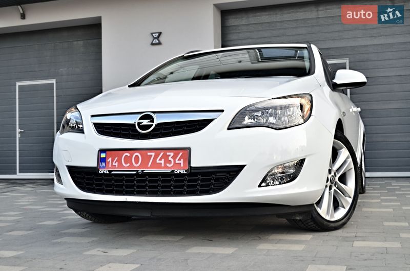 Универсал Opel Astra 2011 в Дрогобыче