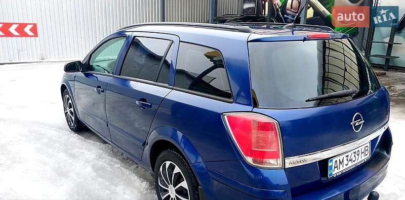 Универсал Opel Astra 2006 в Полтаве