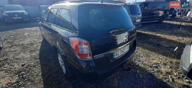 Універсал Opel Astra 2009 в Луцьку