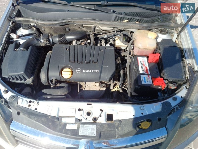 Універсал Opel Astra 2005 в Сарнах