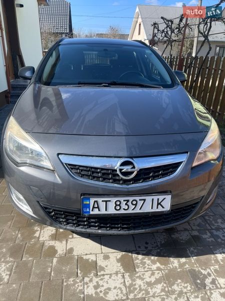 Opel Astra 2011