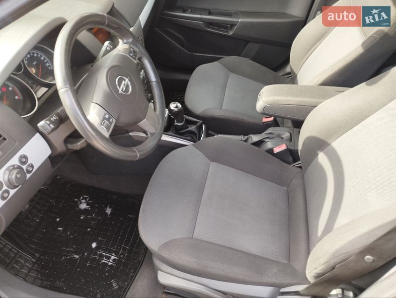 Универсал Opel Astra 2006 в Оржеве