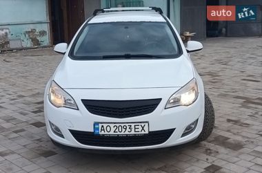 Универсал Opel Astra 2011 в Мукачево