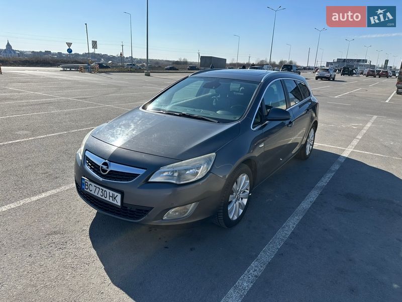 Opel Astra 2011