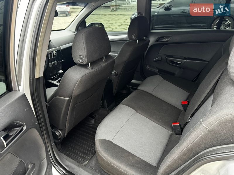 Універсал Opel Astra 2004 в Запоріжжі