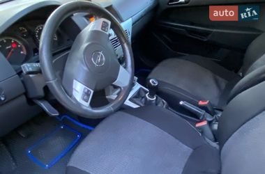 Універсал Opel Astra 2011 в Кельменцях