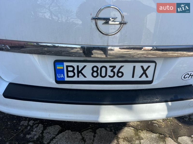 Универсал Opel Astra 2008 в Ровно