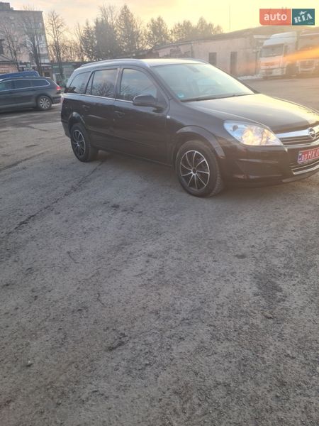 Универсал Opel Astra 2008 в Луцке