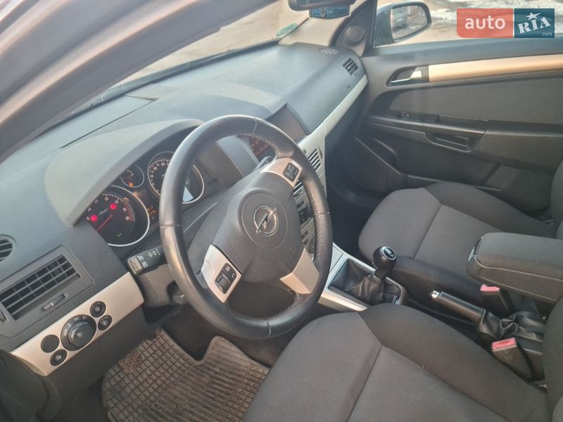 Универсал Opel Astra 2008 в Луцке