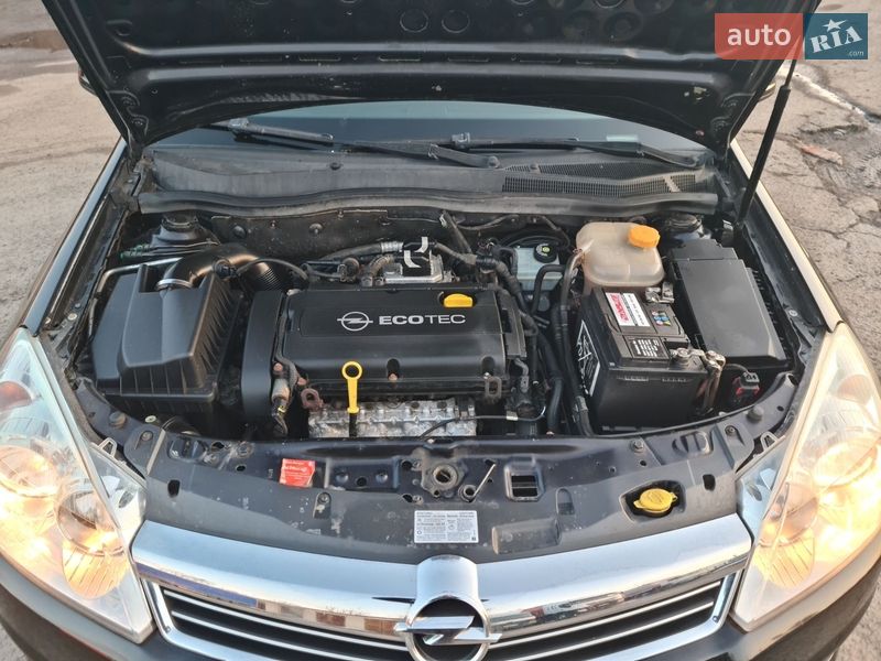 Универсал Opel Astra 2008 в Луцке