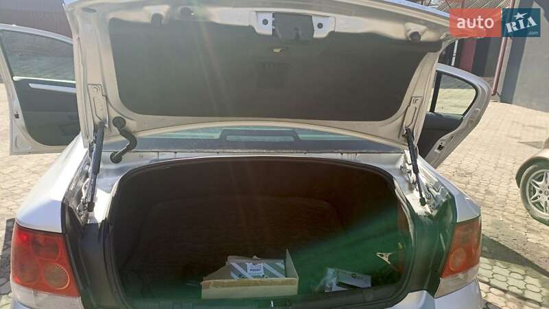 Седан Opel Astra 2009 в Долинській