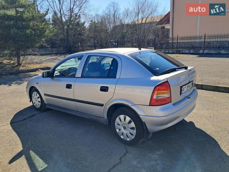 Хетчбек Opel Astra 1998 в Долині