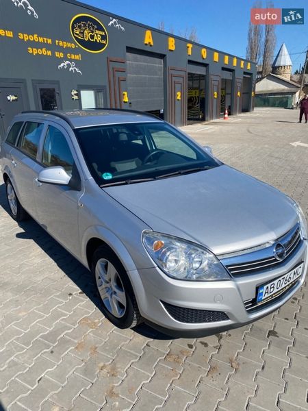 Универсал Opel Astra 2009 в Ямполе