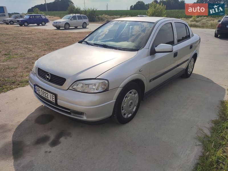 Седан Opel Astra 1999 в Ладыжине