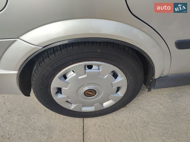 Седан Opel Astra 1999 в Ладыжине