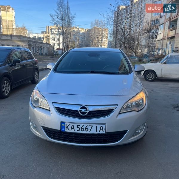 Хэтчбек Opel Astra 2010 в Киеве