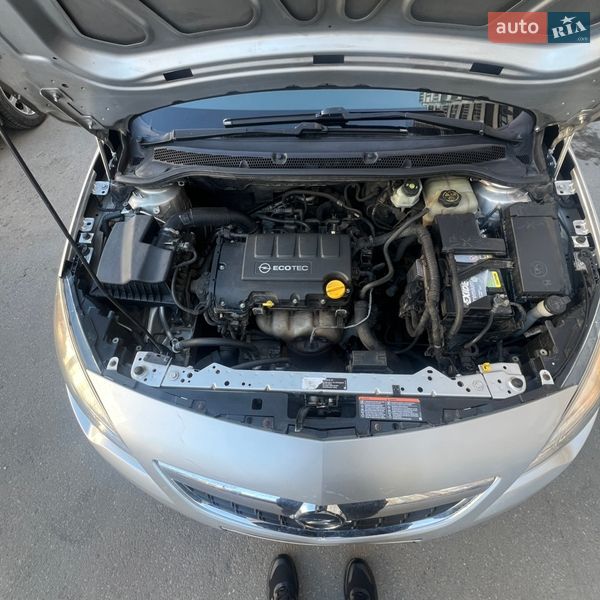 Хэтчбек Opel Astra 2010 в Киеве