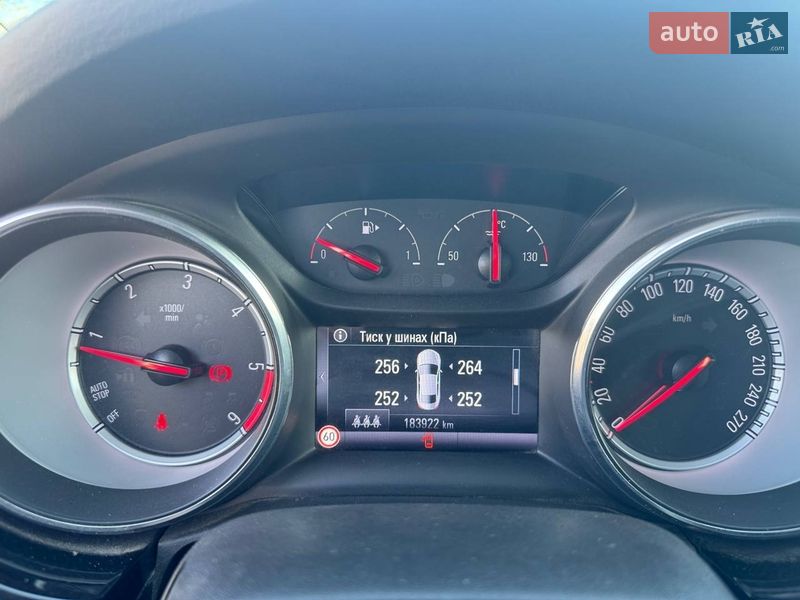 Универсал Opel Astra 2016 в Ровно