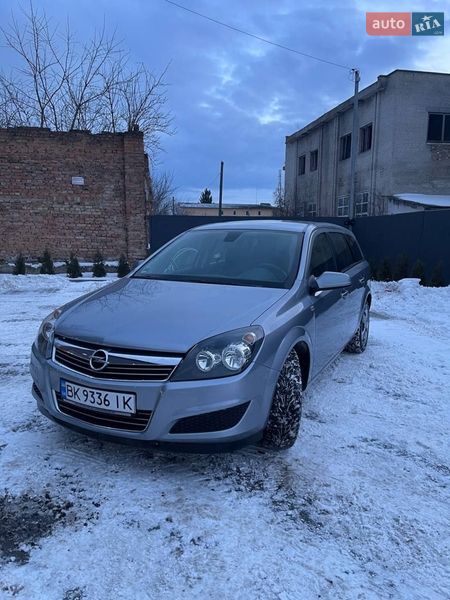 Универсал Opel Astra 2010 в Тернополе