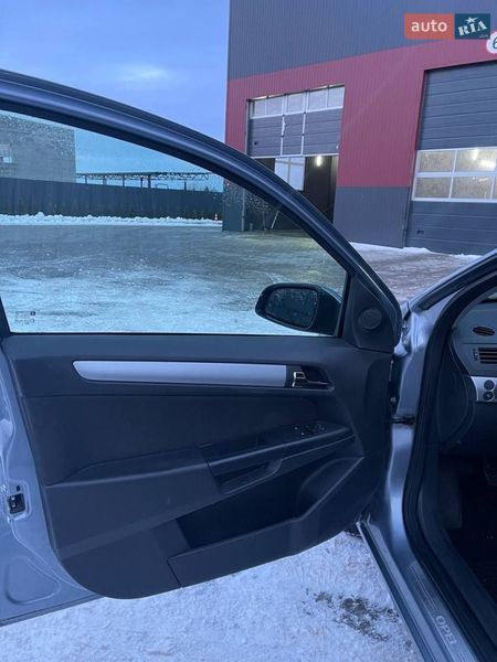 Универсал Opel Astra 2010 в Тернополе