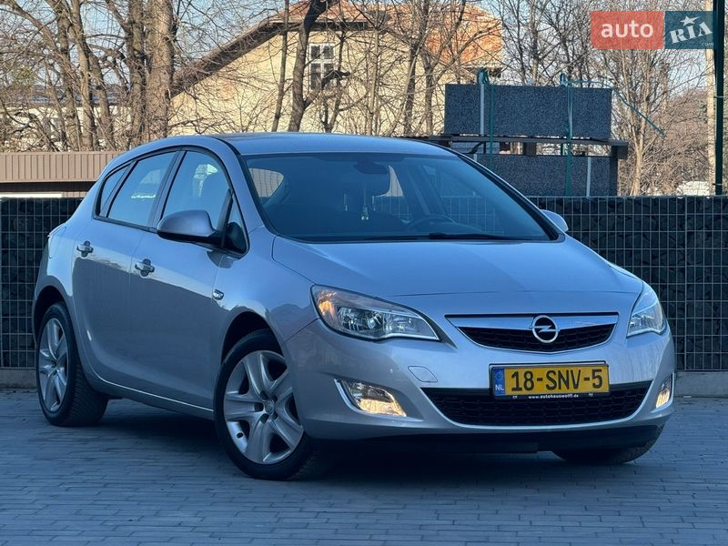 Хэтчбек Opel Astra 2011 в Стрые