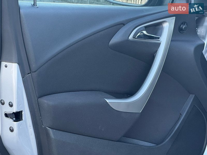 Хэтчбек Opel Astra 2011 в Стрые