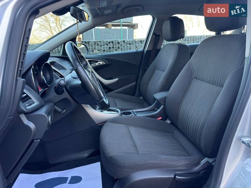 Хэтчбек Opel Astra 2011 в Стрые