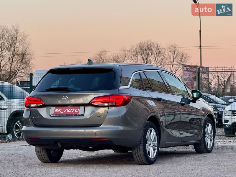 Универсал Opel Astra 2017 в Киеве