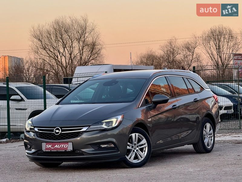 Универсал Opel Astra 2017 в Киеве