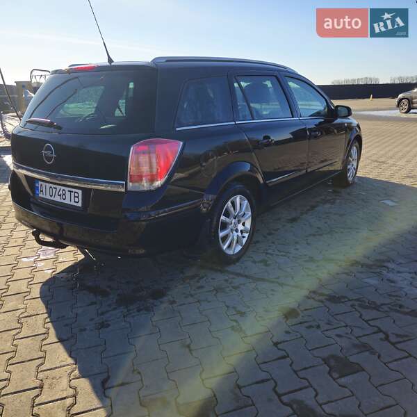 Универсал Opel Astra 2005 в Киеве