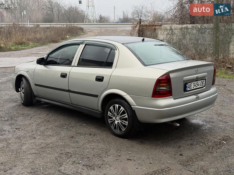 Седан Opel Astra 2008 в Днепре