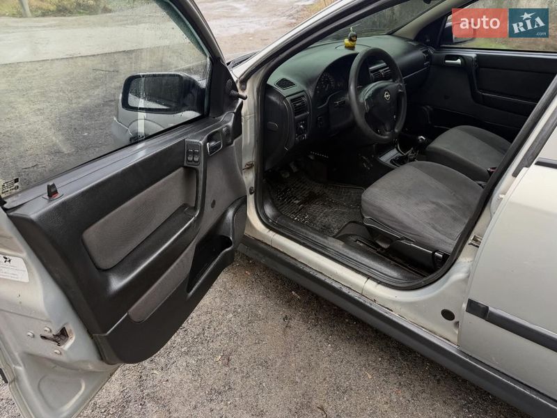 Седан Opel Astra 2008 в Днепре