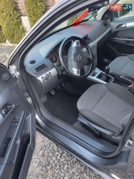 Хэтчбек Opel Astra 2009 в Луцке