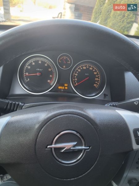 Хэтчбек Opel Astra 2009 в Луцке