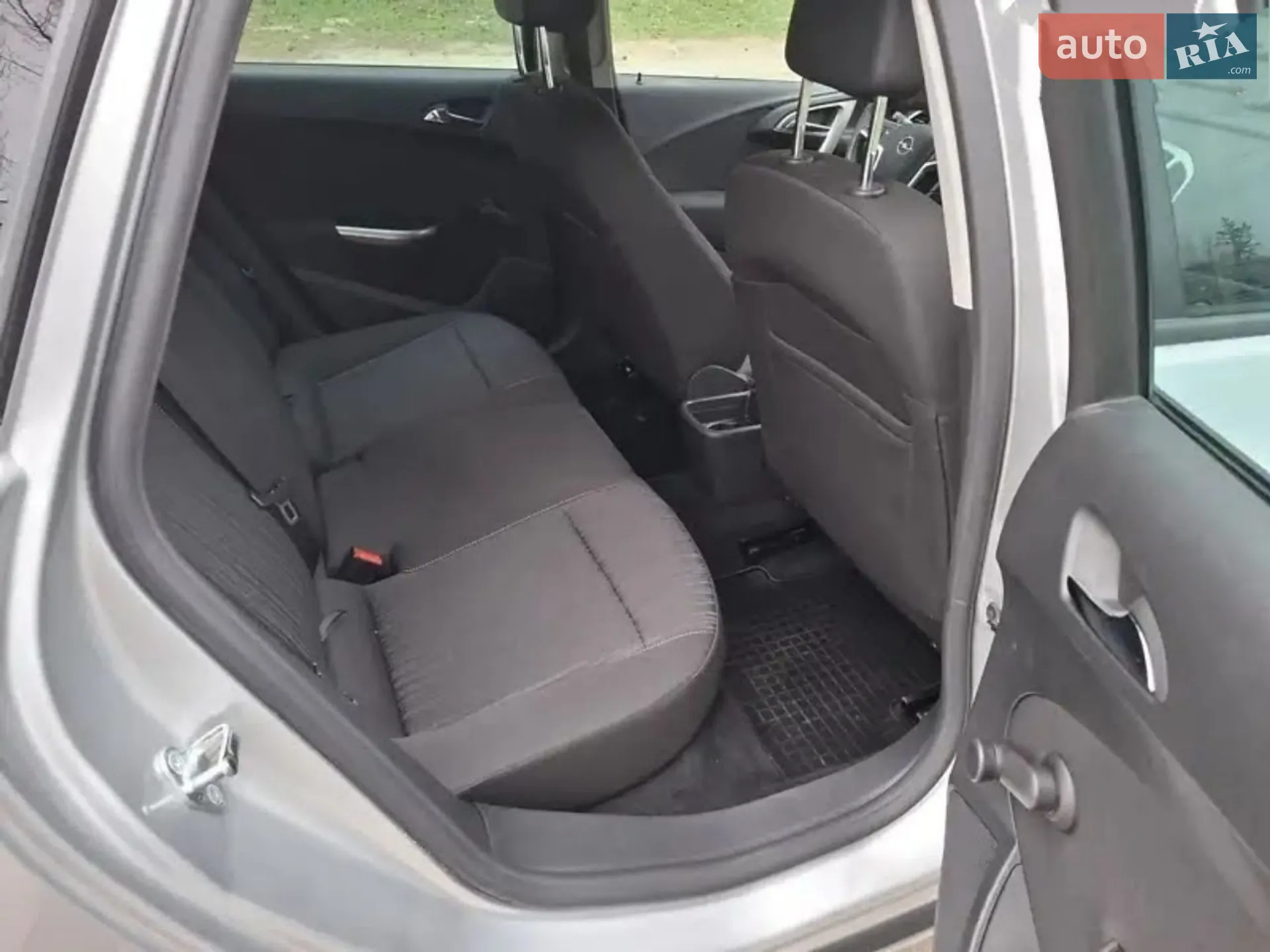 2011 Opel Astra - мініатюра 25