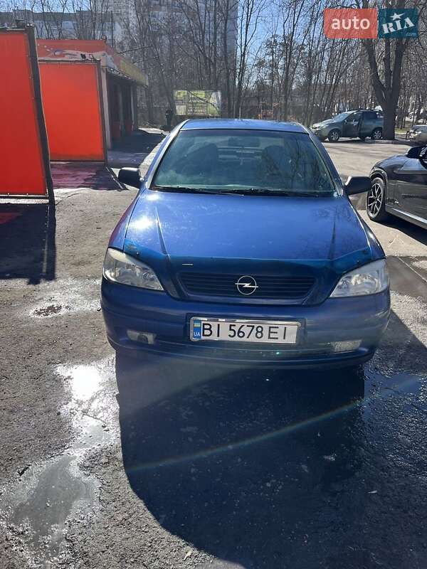 Седан Opel Astra 2006 в Черкассах