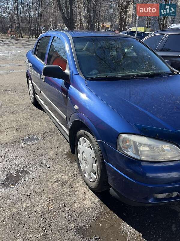Седан Opel Astra 2006 в Черкассах