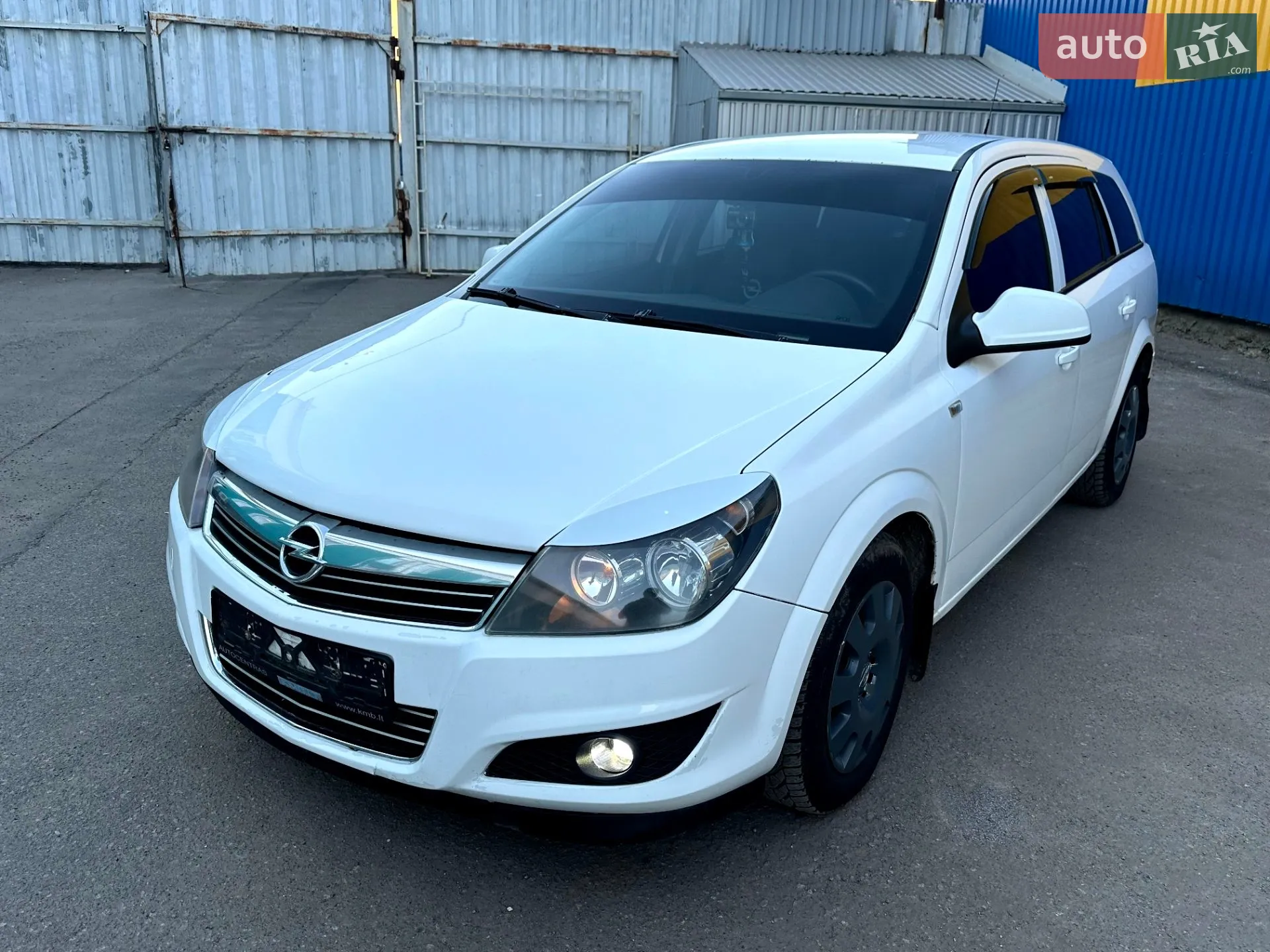 2011 Opel Astra - мініатюра 2
