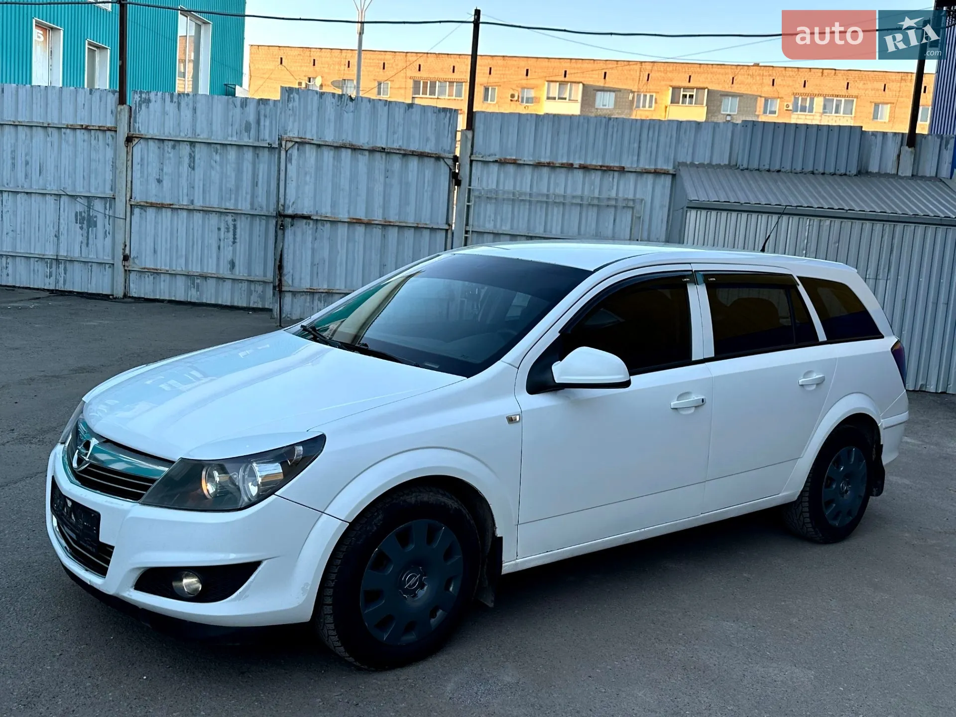 2011 Opel Astra - мініатюра 16