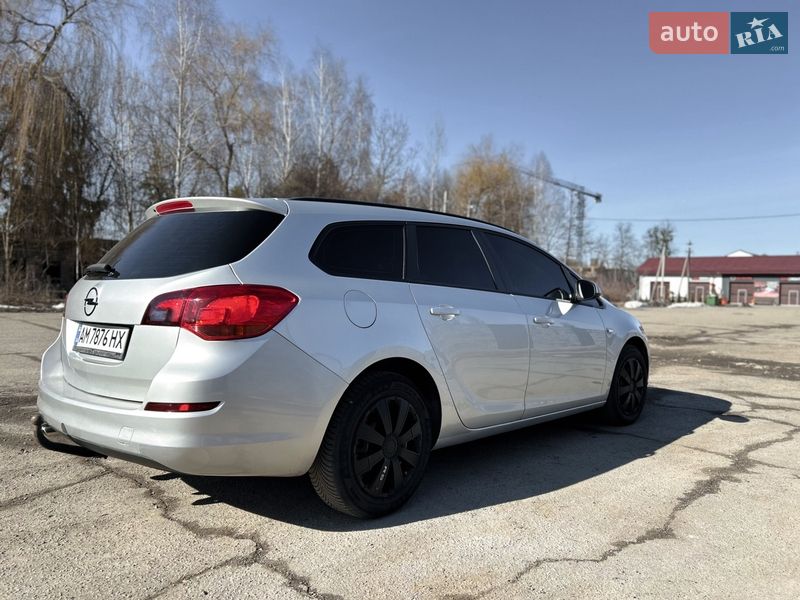 Универсал Opel Astra 2011 в Звягеле