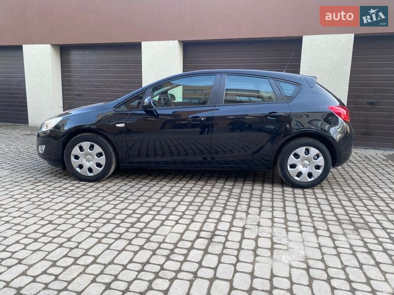 Хэтчбек Opel Astra 2010 в Коломые
