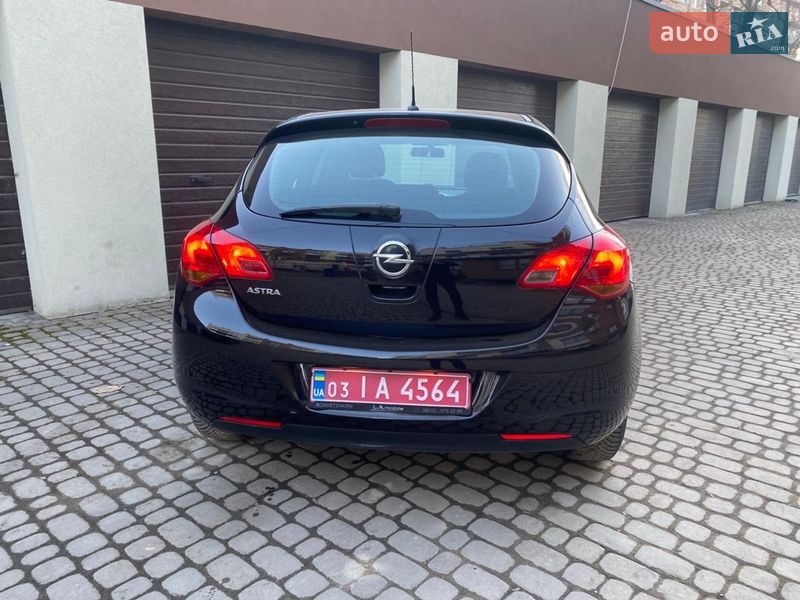 Хэтчбек Opel Astra 2010 в Коломые
