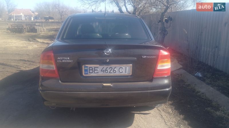 Седан Opel Astra 2008 в Казанке