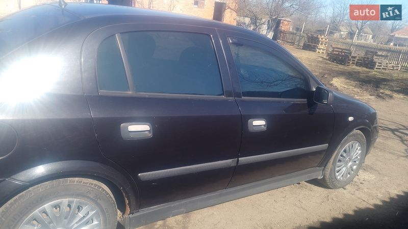 Седан Opel Astra 2008 в Казанке