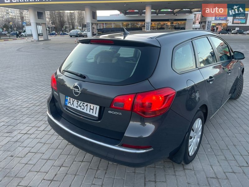 Універсал Opel Astra 2015 в Харкові