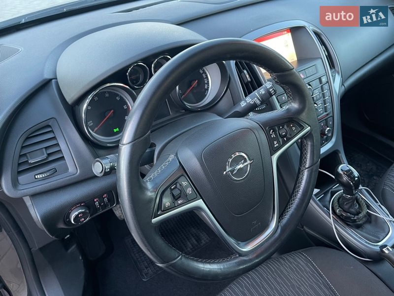 Універсал Opel Astra 2015 в Харкові