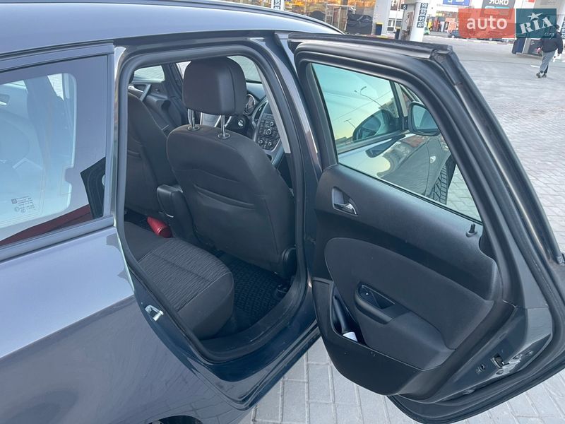 Універсал Opel Astra 2015 в Харкові